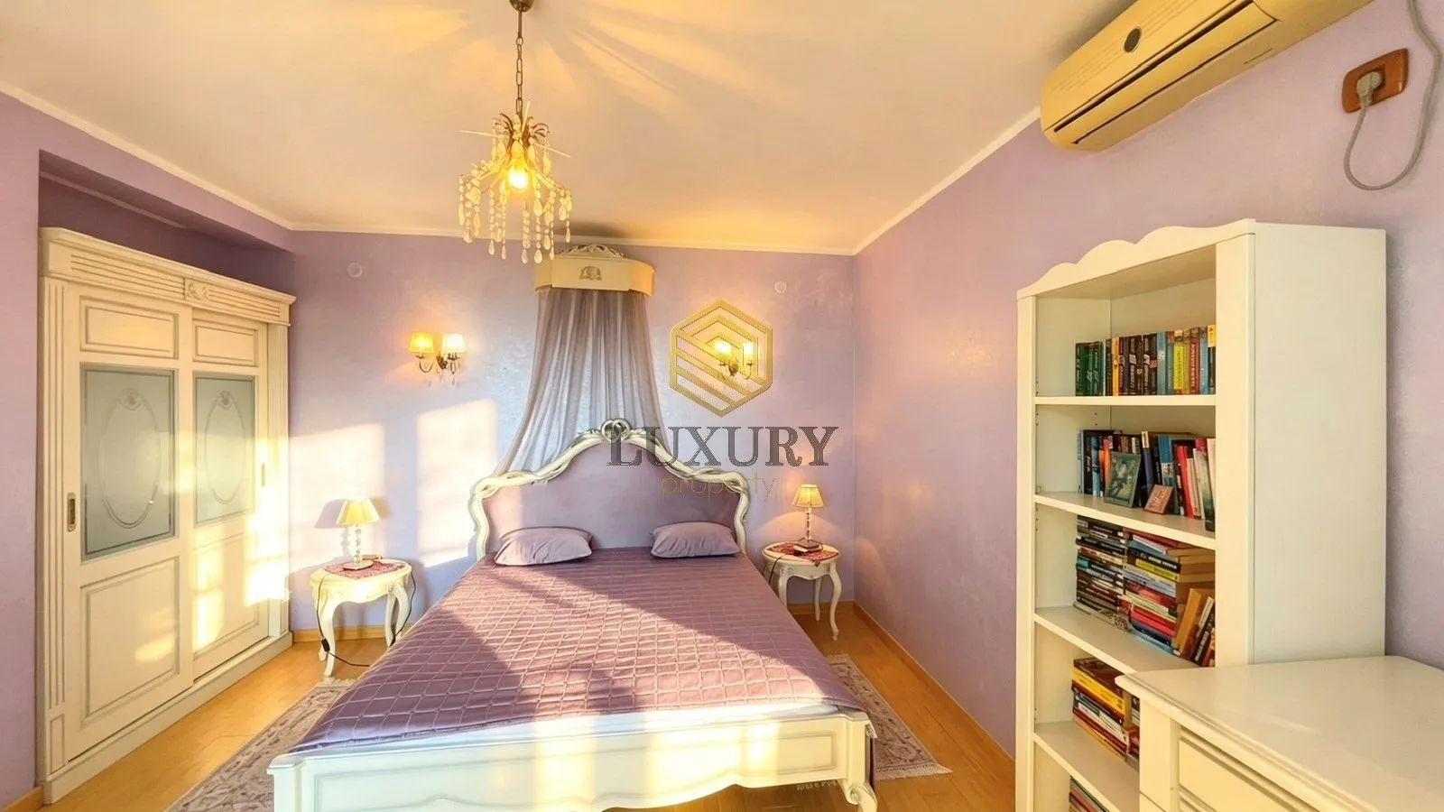 Izdavanje, kuća, 230m², Bečići, Budva
