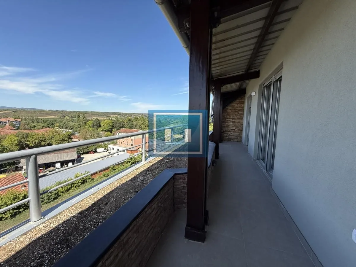 Prodaja, dvosoban stan, 95m², Vašarište, Jagodina