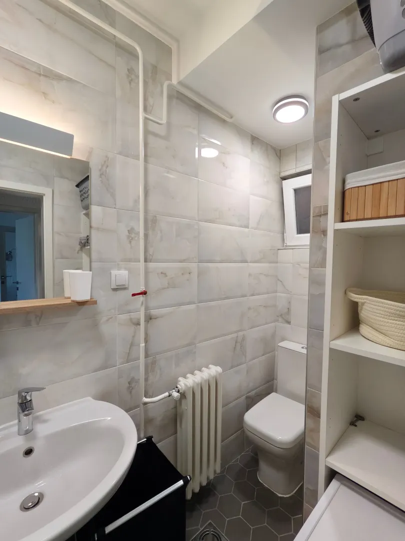 Izdavanje, dvosoban stan, 46m², Stari grad, Novi Sad