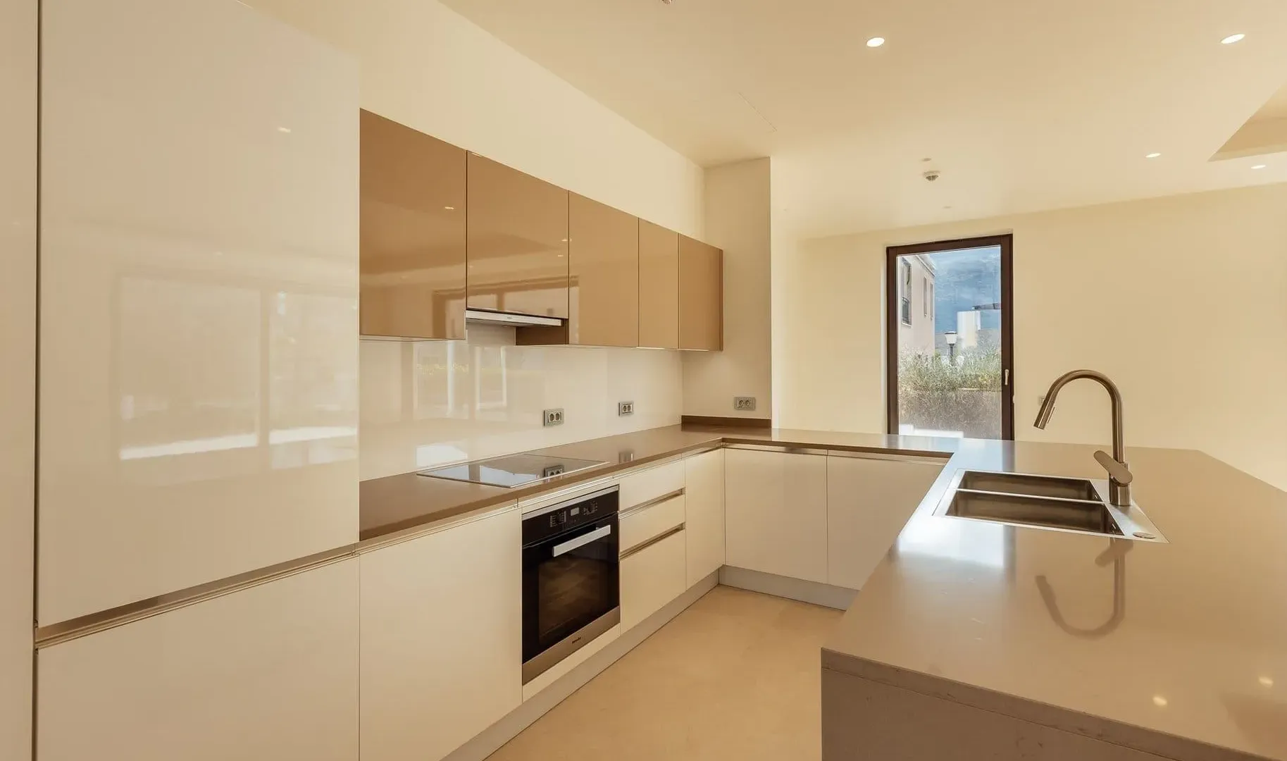 Prodaja, kuća, 287m², Portonovi, Herceg Novi