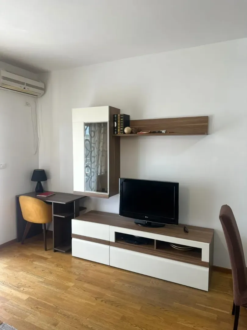 Izdavanje, jednosoban stan, 52m², City Kvart, Podgorica