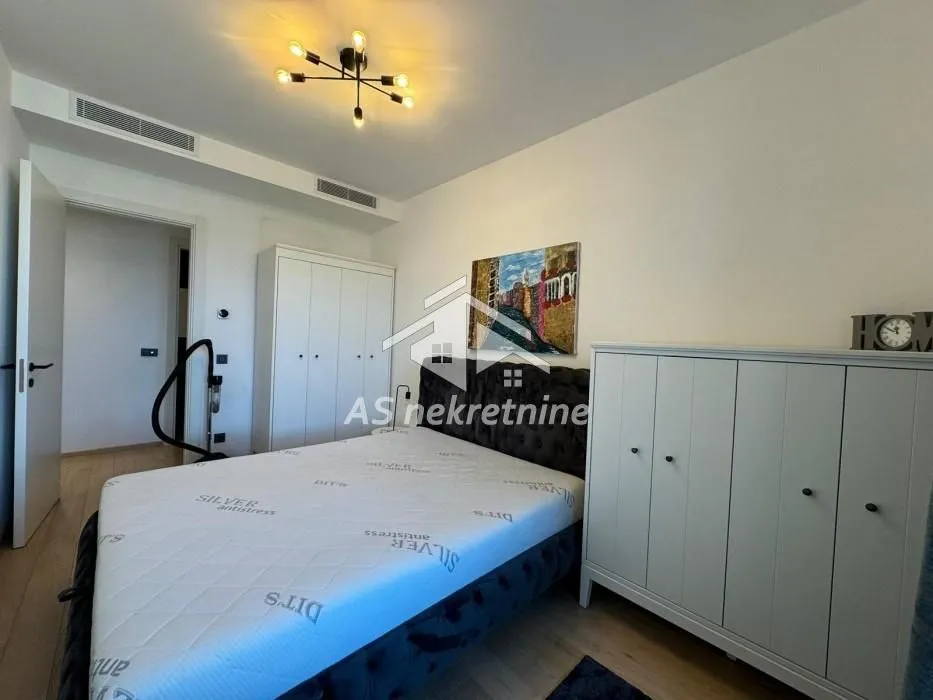 Izdavanje, trosoban stan, 69m², Stari Grad, Beograd