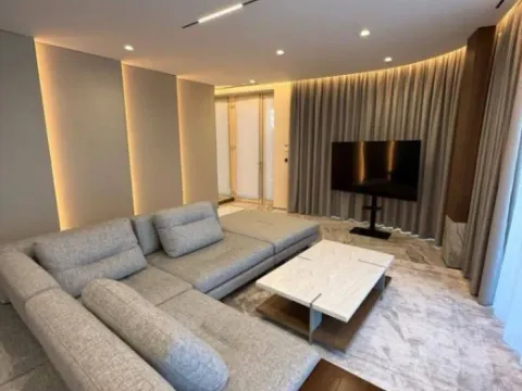 Izdavanje, dvosoban stan, 250m², Budva, Crna Gora