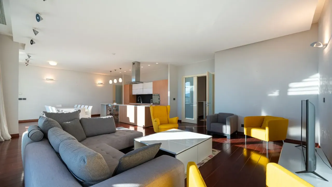 Rent, three bedroom apartment, 204m², Kod Capital Plaze, Podgorica