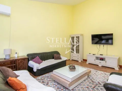 Izdavanje, jednosoban stan, 60m2, Blok 9, Podgorica Izdavanje, jednosoban stan, 60m2, Blok 9, Podgorica