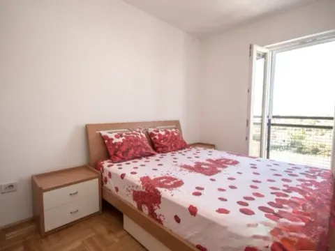 Izdavanje, dvosoban stan, 60m², City Kvart, Podgorica - image 4