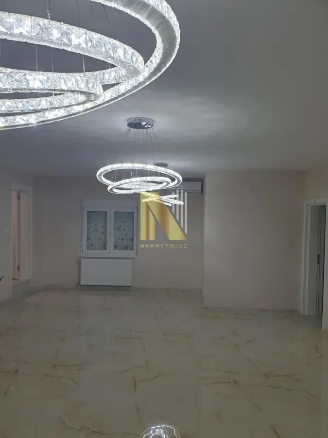 Rent, office space, 550m², Petrovaradin, Novi Sad
