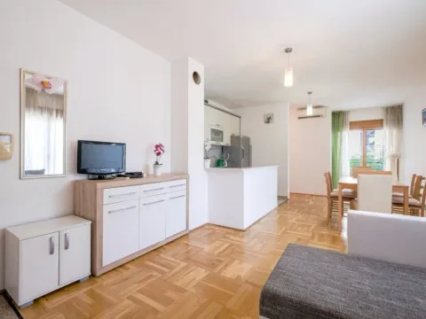 Sale, one bedroom apartment, 60m², Kamenari, Herceg Novi - image 3