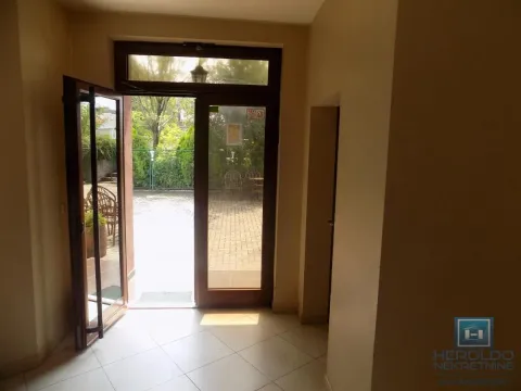 Sale, office space, 866m², Centar, Paraćin - image 12