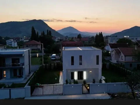 Sale, house, 225m², Gornja Gorica, Podgorica - image 14