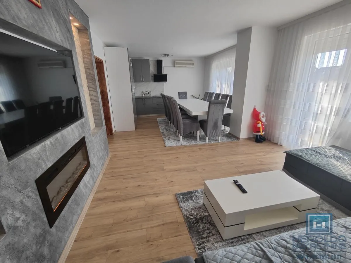 Prodaja, kuća, 270m², Budžino brdo, Jagodina