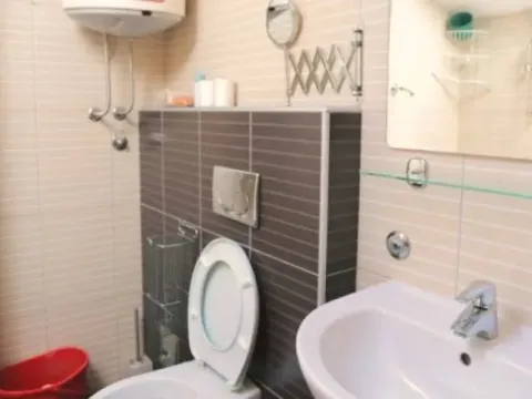 Izdavanje, trosoban stan, 138m², Savski Venac, Beograd - image 6