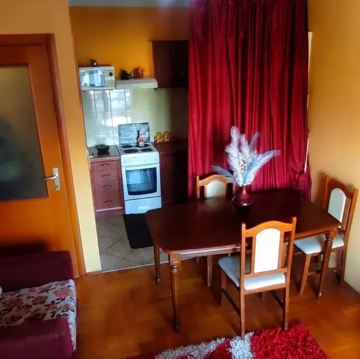 Izdavanje, jednosoban stan, 40m², Stari Aerodrom, Podgorica