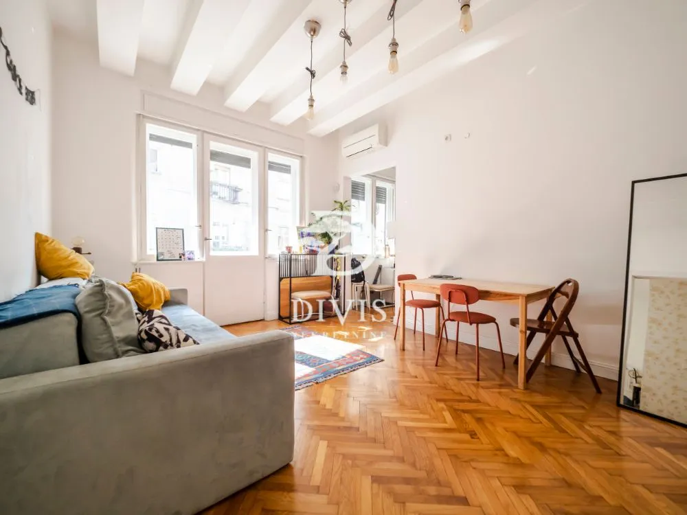 Prodaja, trosoban stan, 72m², Obilićev Venac, Beograd