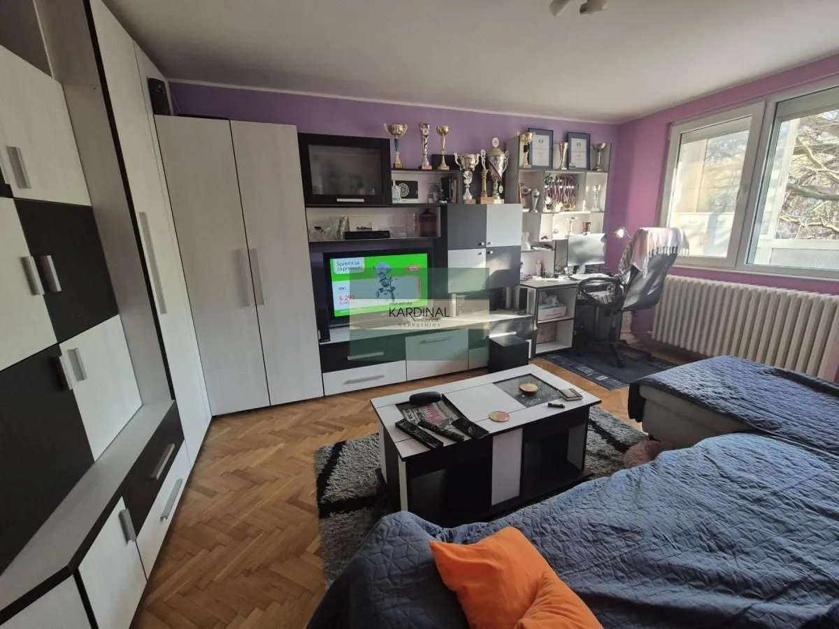 Prodaja, trosoban stan, 73m², Centar, Jagodina