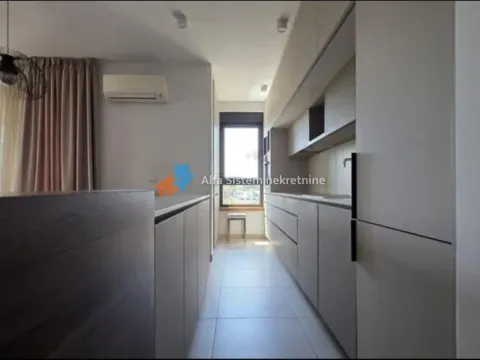 Izdavanje, četvorosoban stan, 98m², Vračar Sve Podlokacije, Beograd - image 4