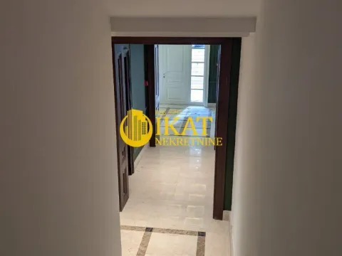 Prodaja, četvorosoban stan, 149m², Vračar Centar, Vračar Sve Podlokacije - image 18