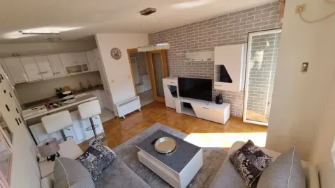 Rent, one bedroom apartment, 44m², Stari Aerodrom, Podgorica - image 3