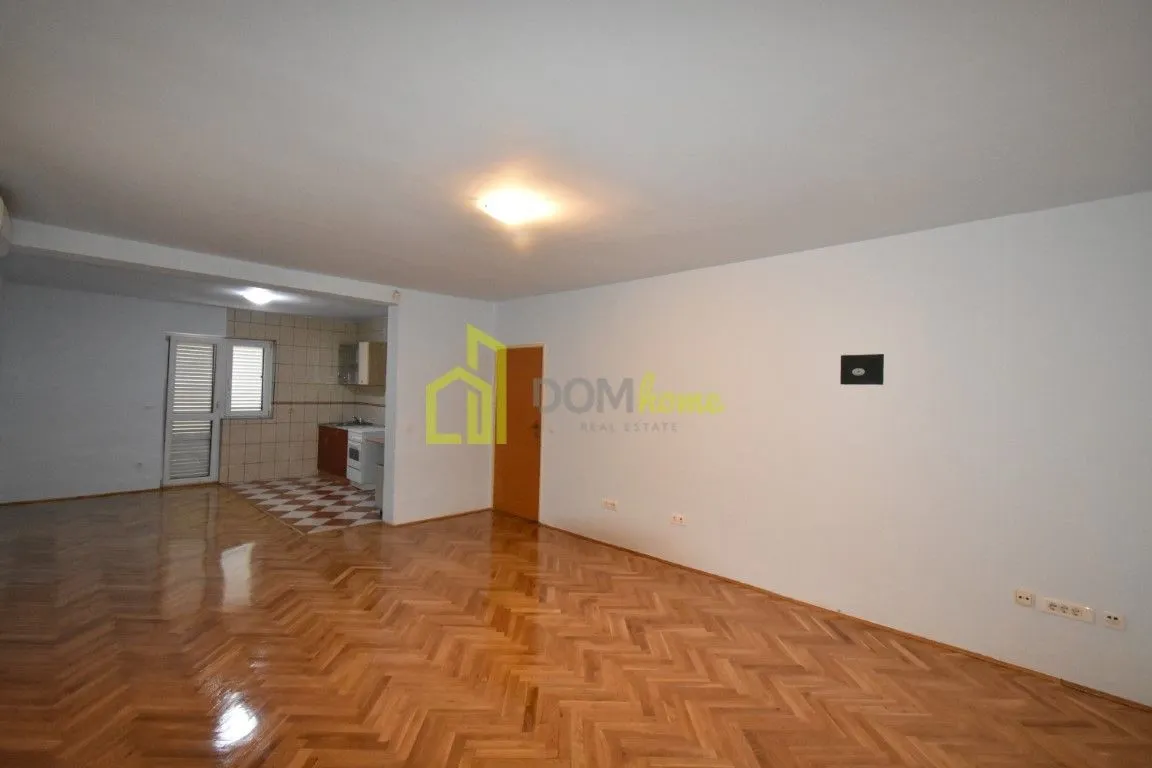 Rent, office space, 200m², Tološi, Podgorica