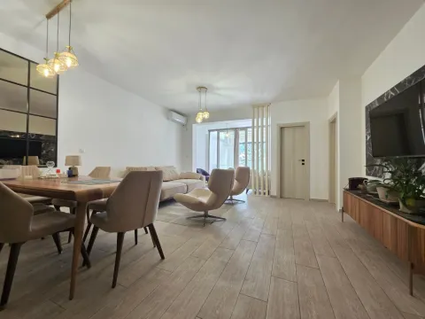 Prodaja, trosoban stan, 118m², Budva, Crna Gora - image 16