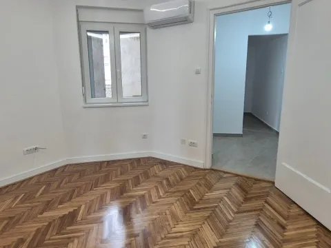 Prodaja, dvosoban stan, 51m², Kalenić Pijaca, Vračar Sve Podlokacije - image 3