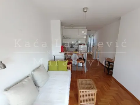Rent, apartment, 28m², Stari Grad, Beograd - image 2