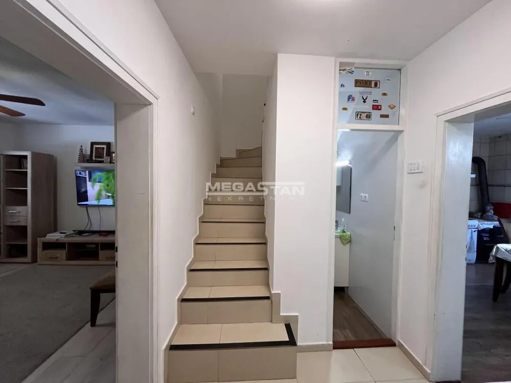 Prodaja, kuća, 184m², Vrčin, Grocka