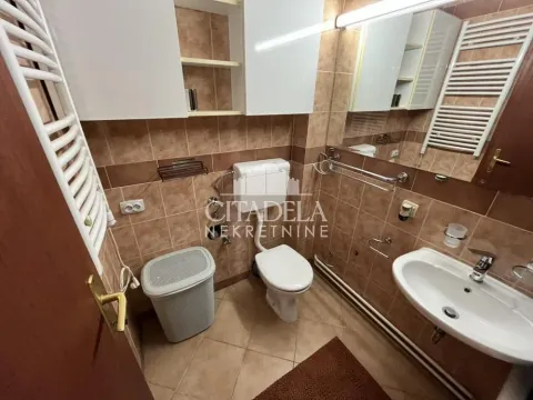 Izdavanje, trosoban stan, 65m², Lion, Zvezdara Sve Podlokacije - image 13