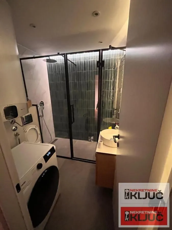 Prodaja, četvorosoban stan, 119m², Spens, Novi Sad Sve Podlokacije