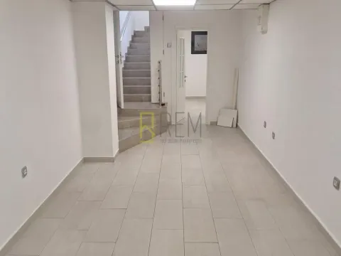 Rent, office space, 220m², Drpe Mandića, Podgorica - image 13