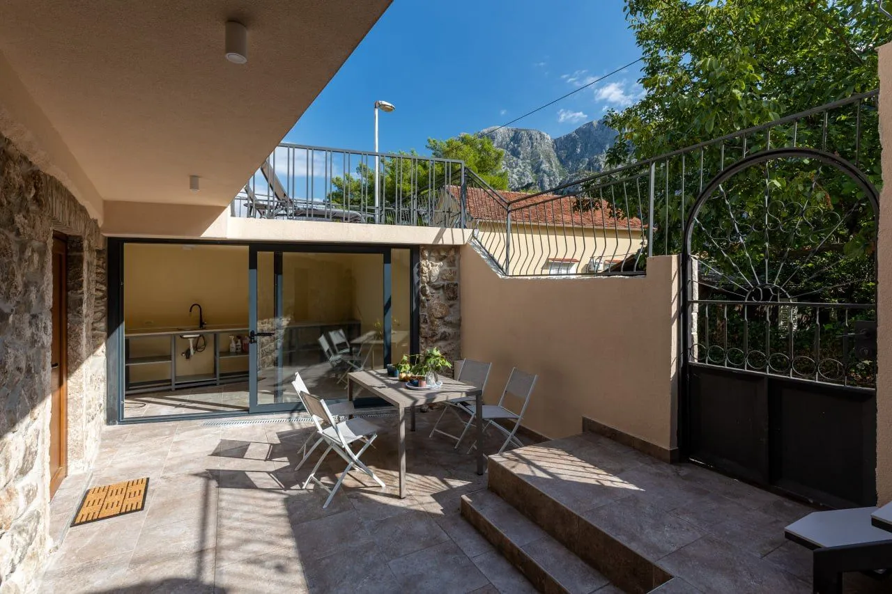 Rent, house, 177m², Škaljari, Kotor