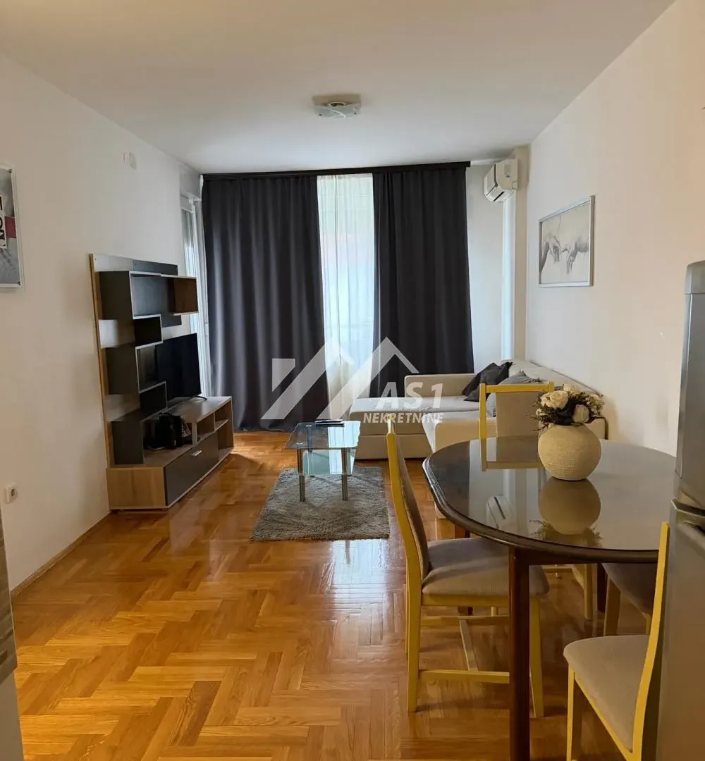 Izdavanje, dvosoban stan, 45m², Grbavica, Novi Sad Sve Podlokacije