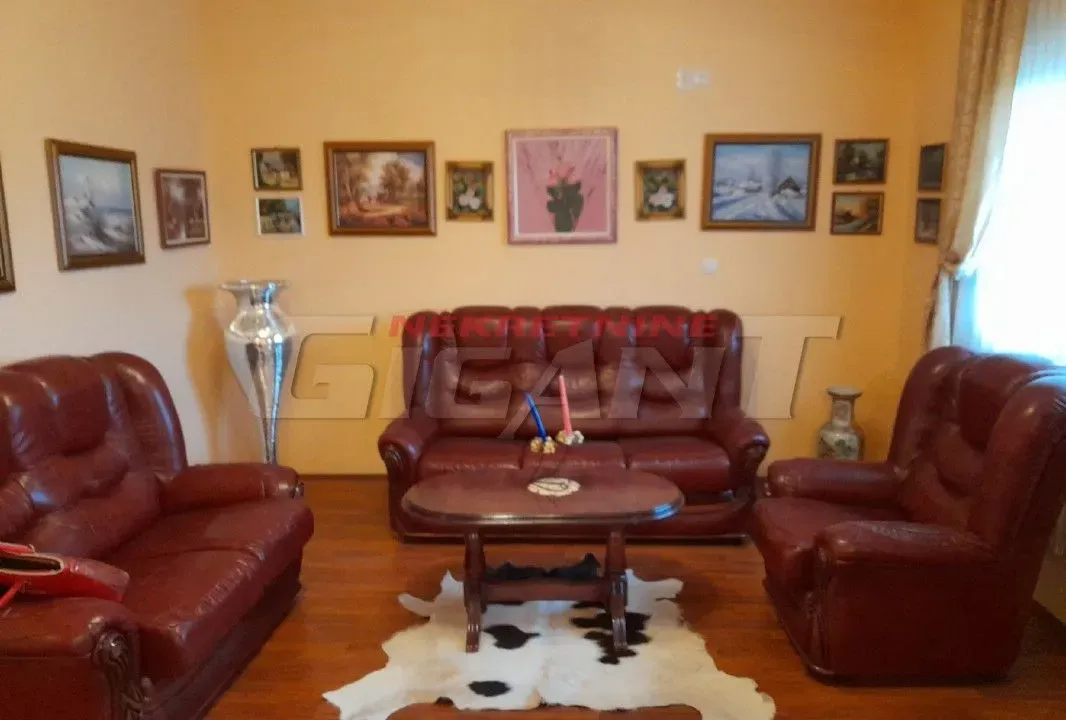 Izdavanje, četvorosoban stan, 140m², Miljakovac, Rakovica