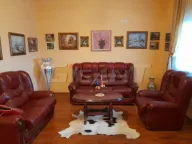 Izdavanje, četvorosoban stan, 140m², Miljakovac, Rakovica - image 1