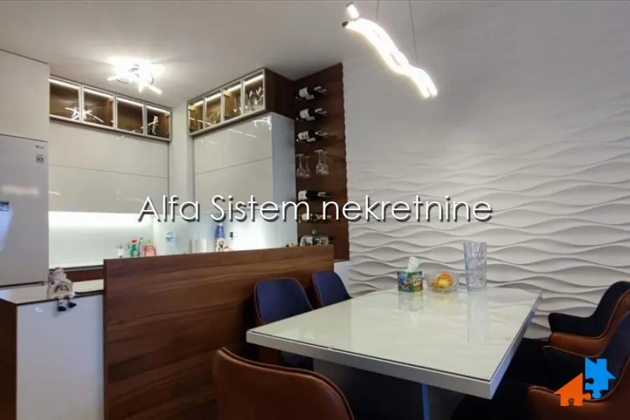 Izdavanje, četvorosoban stan, 110m², Novi Beograd Blok 65, Novi Beograd Sve Podlokacije