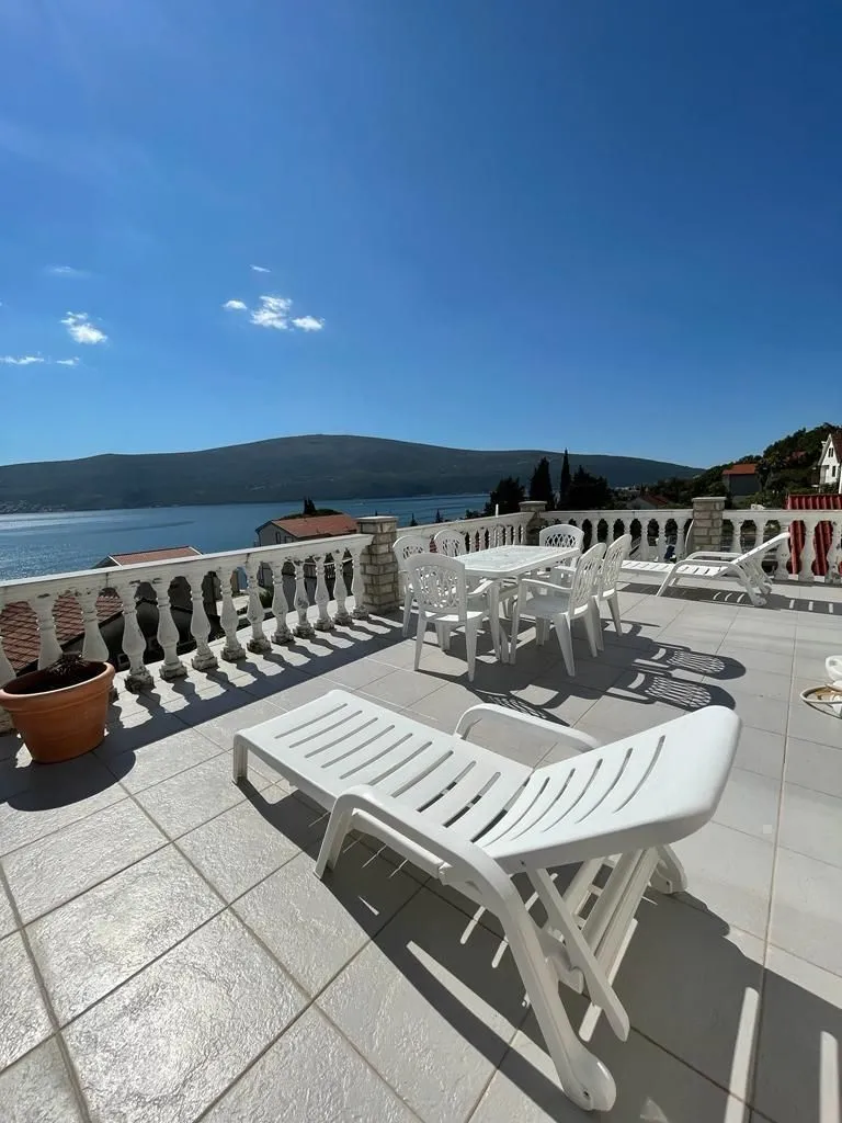 Prodaja, kuća, 350m², Baošići, Herceg Novi