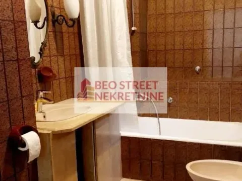 Izdavanje, četvorosoban stan, 108m², Stari Grad, Beograd - image 10