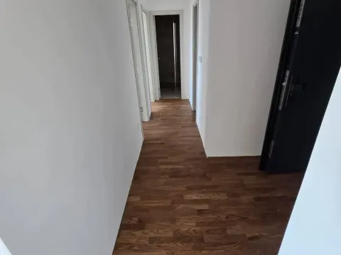 Prodaja, dvosoban stan, 69m², Centar, Bar - image 5