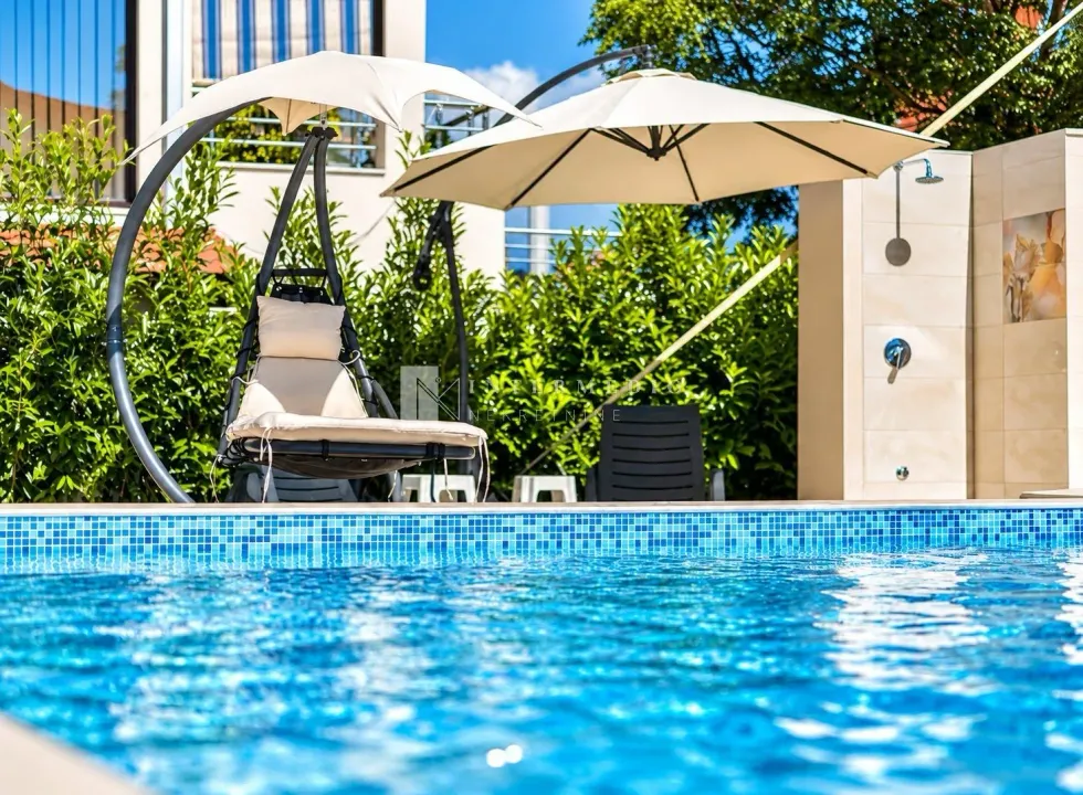 Sale, two bedroom apartment, 80m², Đenovići, Herceg Novi