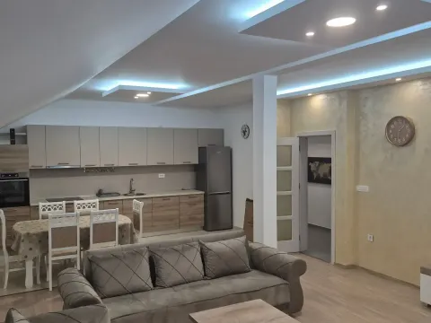 Izdavanje, trosoban stan, 120m², Momišići, Podgorica - image 5