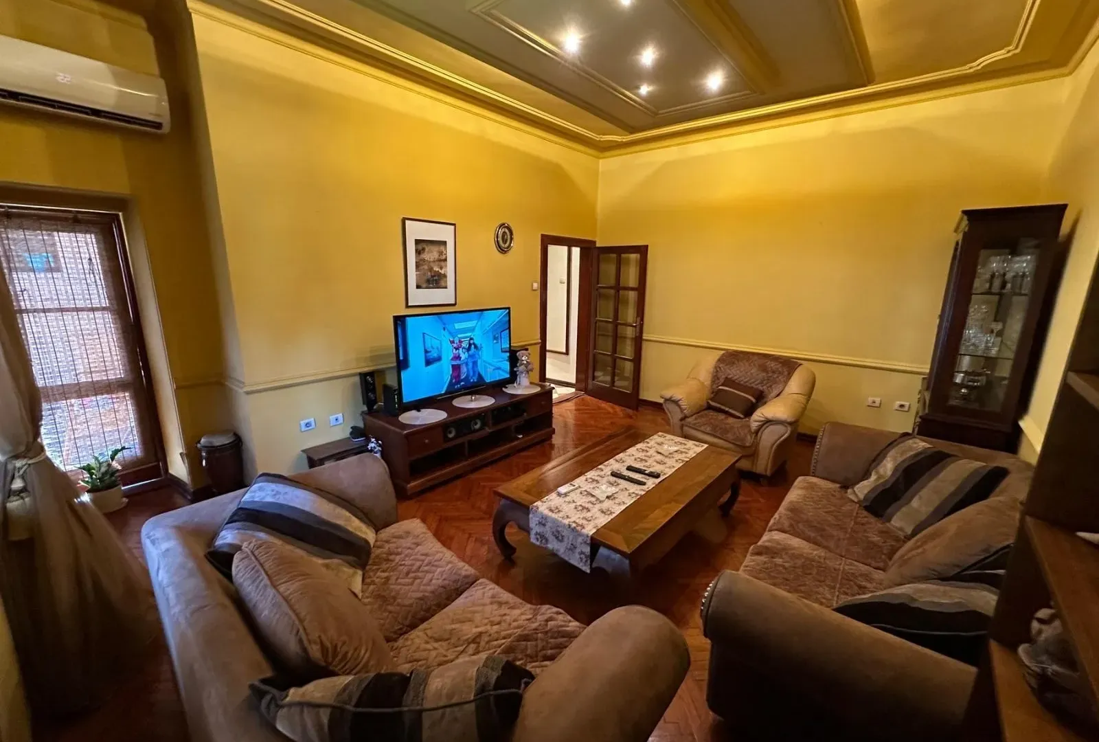 Prodaja, jednosoban stan, 70m², Centar, Podgorica