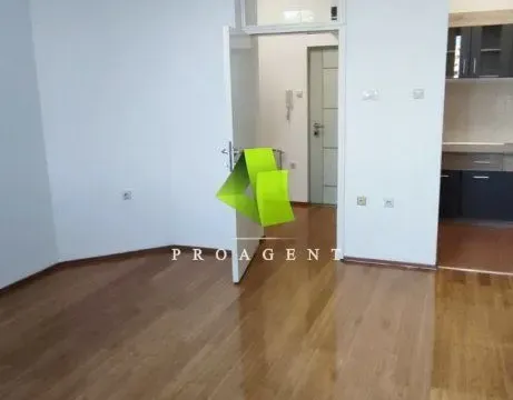 Izdavanje, dvosoban stan, 49m², Medijana, Niš