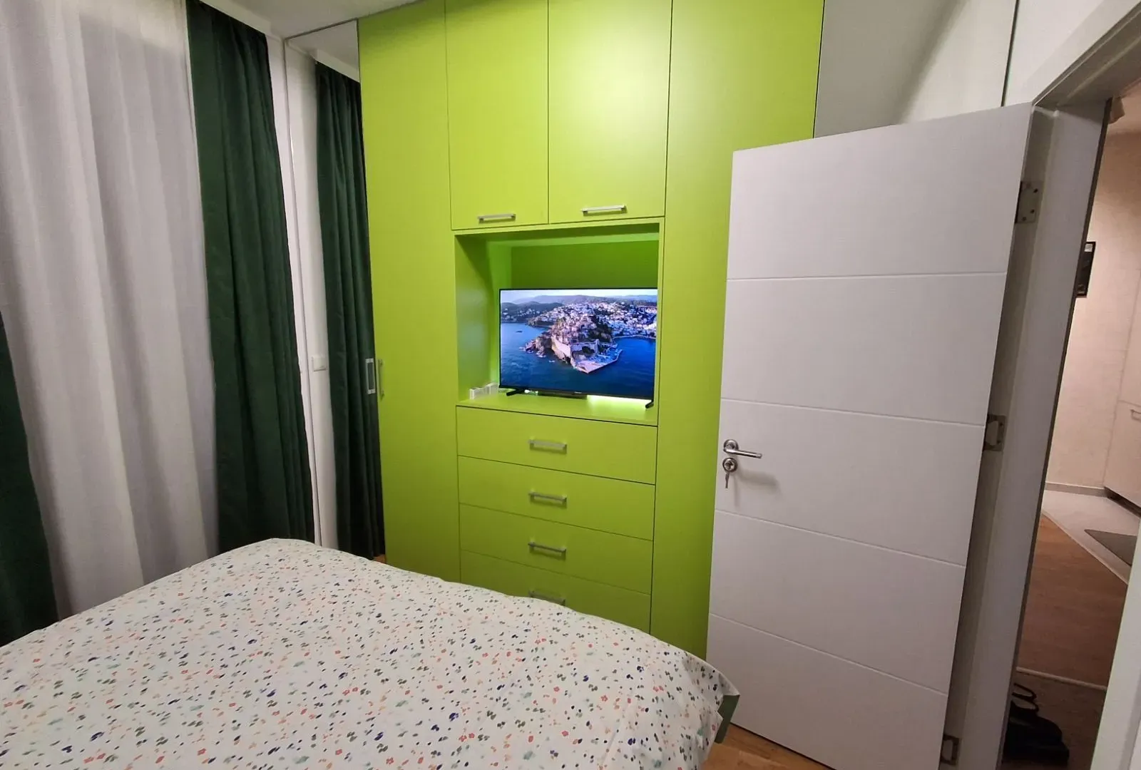 Izdavanje, jednosoban stan, 41m², Tološi, Podgorica