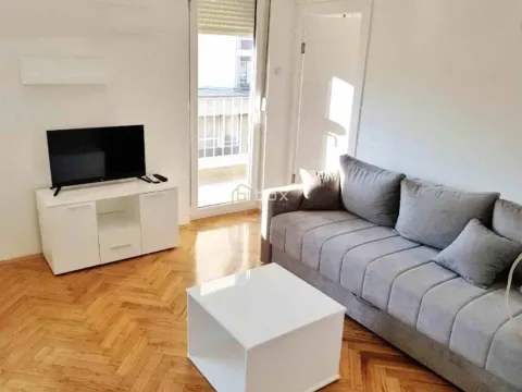 Izdavanje, jednosoban stan, 35m², Centar, Niš
