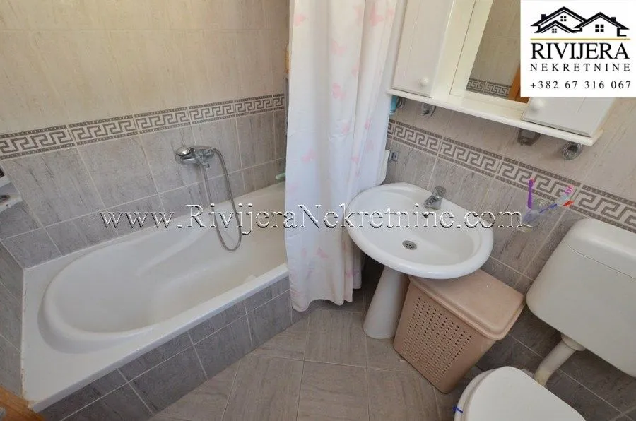 Prodaja, dvosoban stan, 80m², Đenovići, Herceg Novi