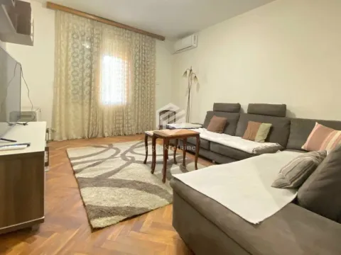 Izdavanje, dvosoban stan, 68m², Centar, Podgorica - image 2