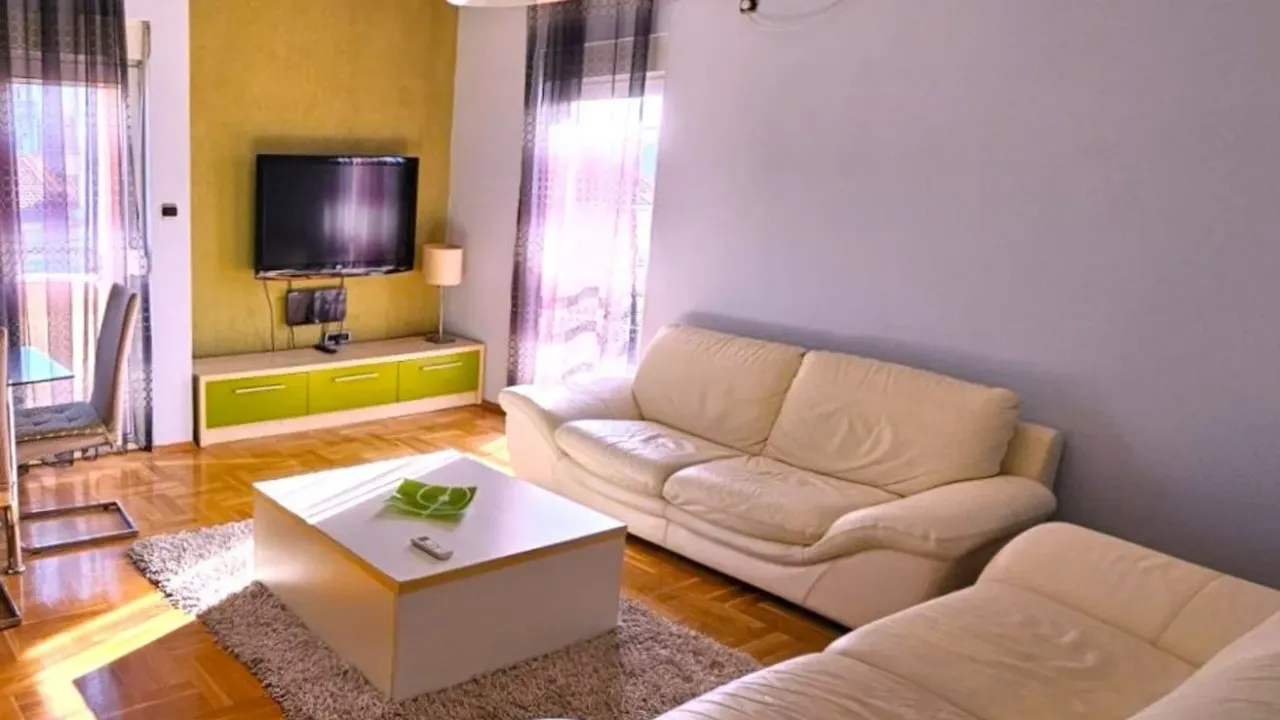 Izdavanje, stan, 70m², Stari Aerodrom, Podgorica