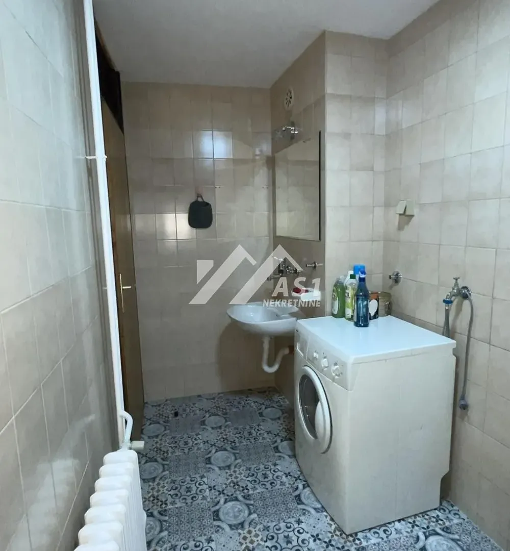 Rent, four bedroom apartment, 100m², Centar, Novi Sad