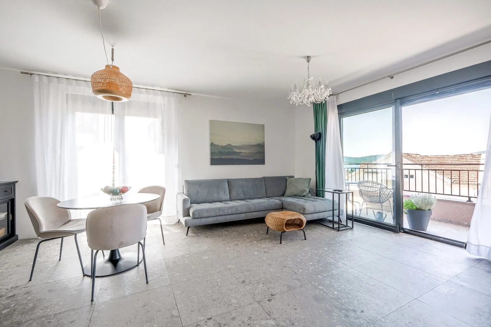 Prodaja, trosoban stan, 77m², Kalimanj, Tivat