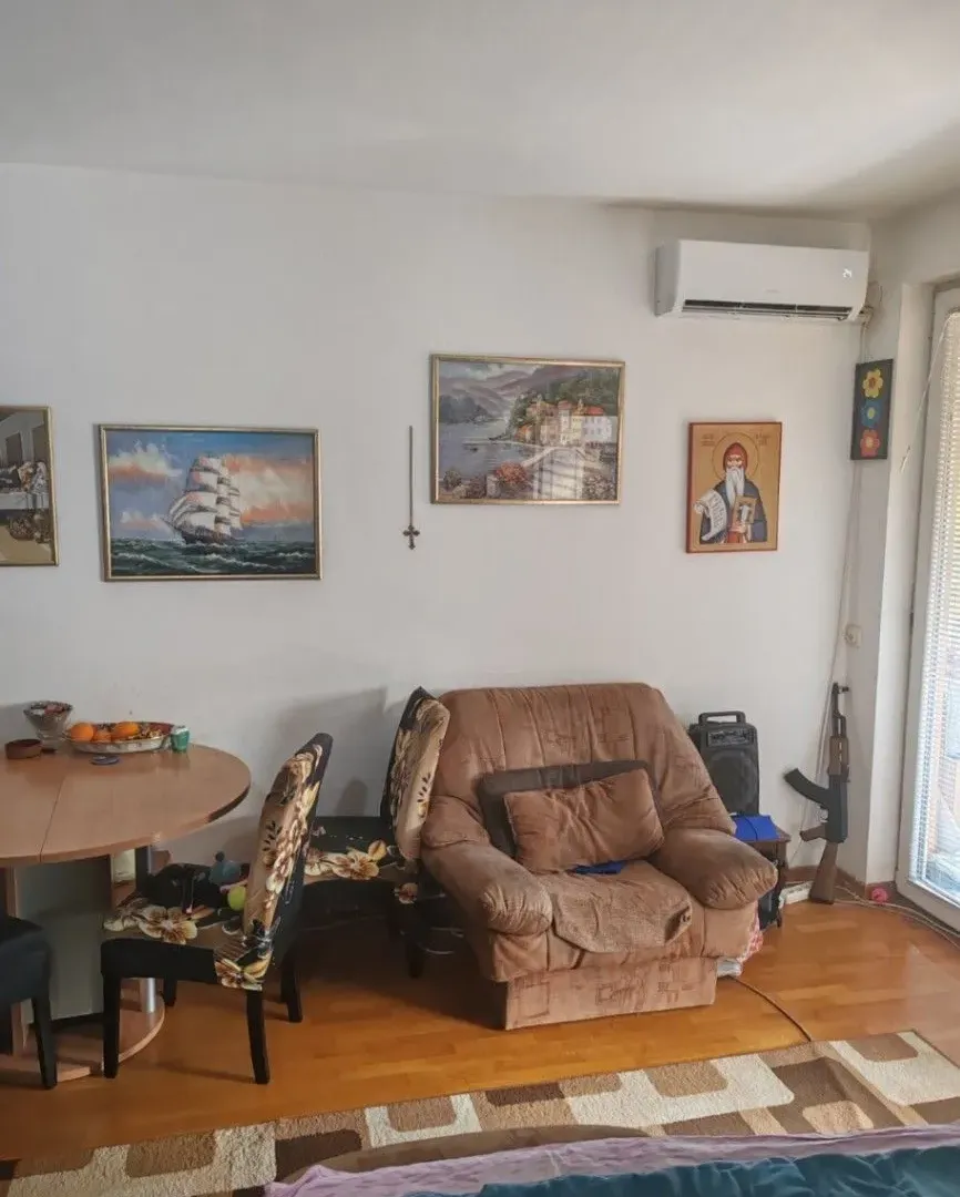 Prodaja, trosoban stan, 65m², Erdoglija, Kragujevac